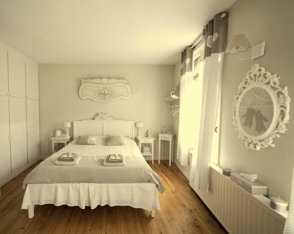 Hotel Aux Petits Bonheurs La Gorgue Esterno foto